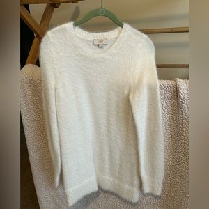Oversized gorgeous white sweater. Size XS